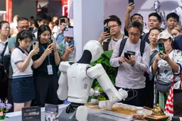 林毅夫：中国AI开源模式将缩小不同经济体收入差距